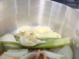 野菜くず煮沸